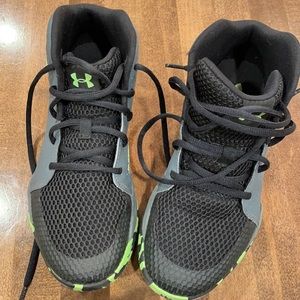 Under armour basketball shoes 6Y